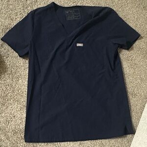 Figs technical collection scrub top